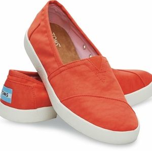 Tom's Avalon Slip-on Sneakers